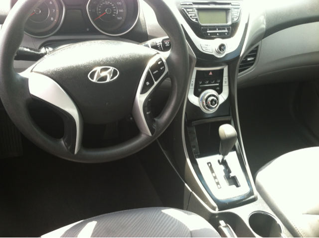 Hyundai Elantra 2011 photo 4