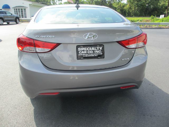 Hyundai Elantra 2011 photo 1