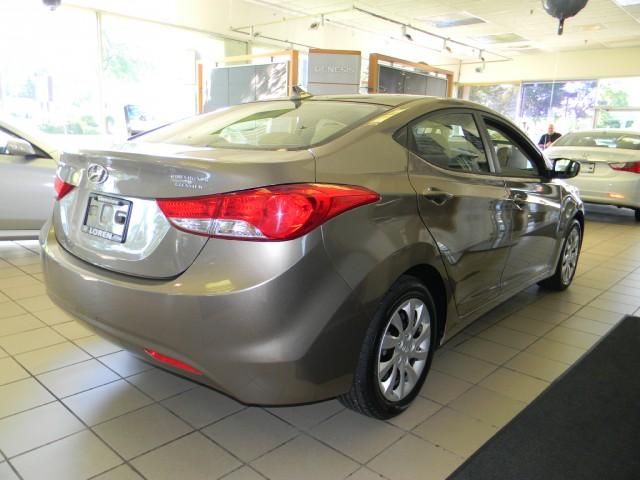 Hyundai Elantra 2011 photo 3