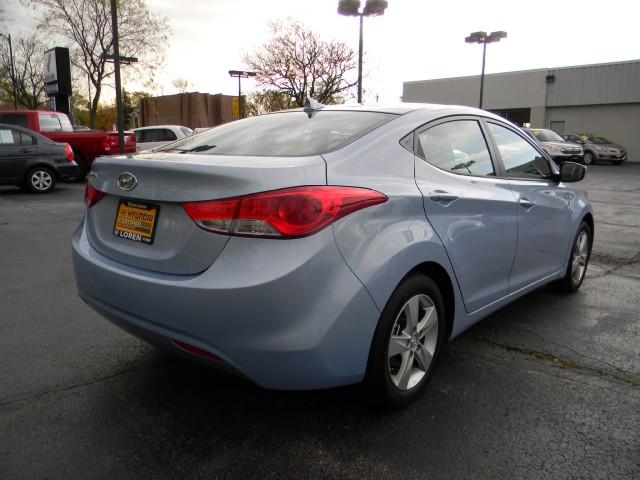 Hyundai Elantra 2011 photo 3