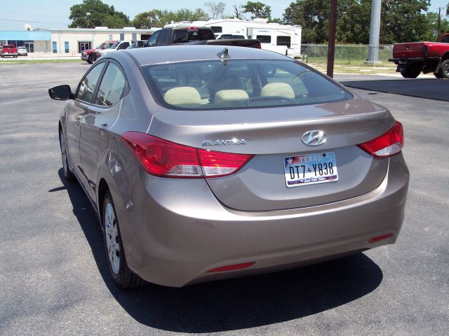 Hyundai Elantra 2011 photo 3