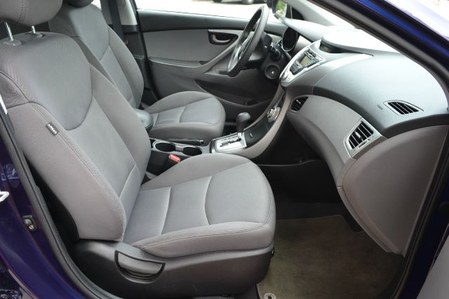 Hyundai Elantra 2011 photo 11