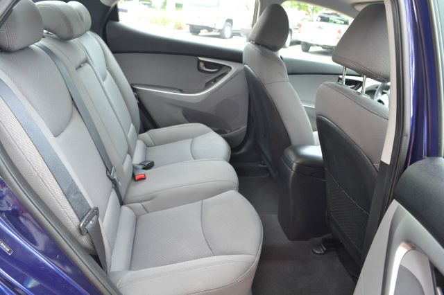 Hyundai Elantra 2011 photo 12