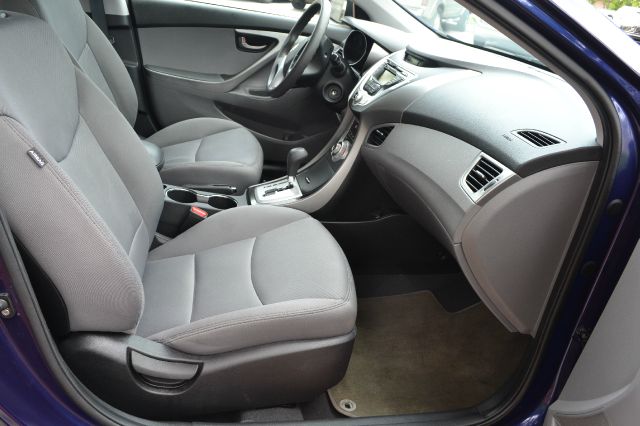 Hyundai Elantra 2011 photo 14