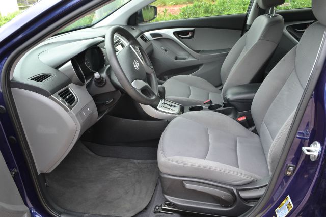 Hyundai Elantra 2011 photo 18