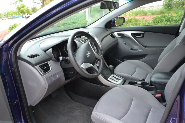 Hyundai Elantra 2011 photo 19