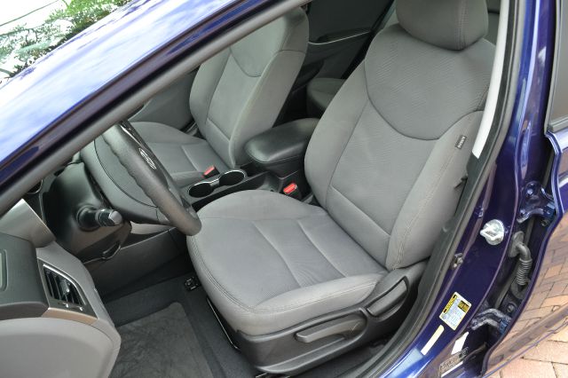 Hyundai Elantra 2011 photo 20