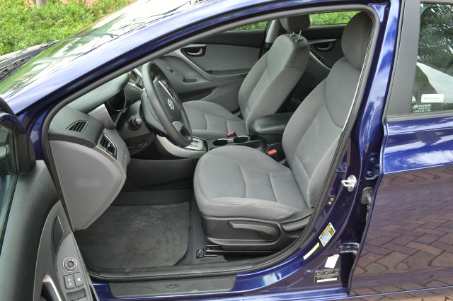 Hyundai Elantra 2011 photo 21