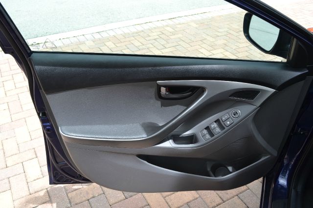 Hyundai Elantra 2011 photo 26