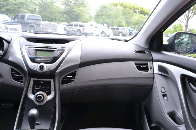 Hyundai Elantra 2011 photo 9