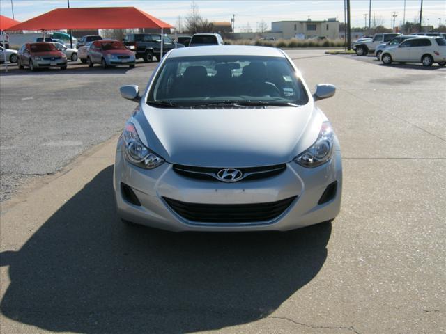 Hyundai Elantra 2011 photo 1