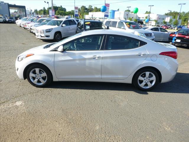 Hyundai Elantra 2011 photo 1