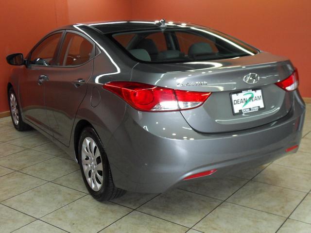 Hyundai Elantra 2012 photo 2