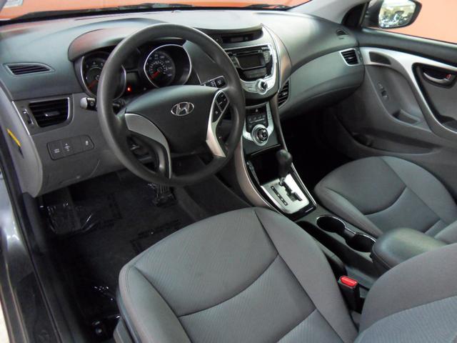 Hyundai Elantra 2012 photo 4