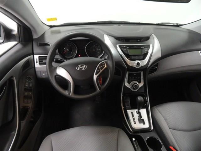 Hyundai Elantra 2012 photo 1