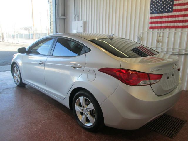 Hyundai Elantra 2012 photo 3