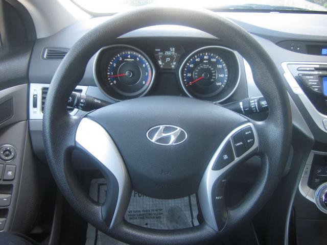 Hyundai Elantra 2012 photo 27