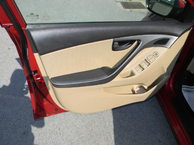 Hyundai Elantra 2012 photo 16