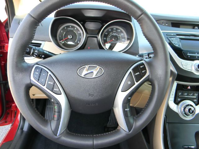 Hyundai Elantra 2012 photo 9