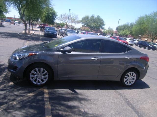 Hyundai Elantra Unknown Sedan