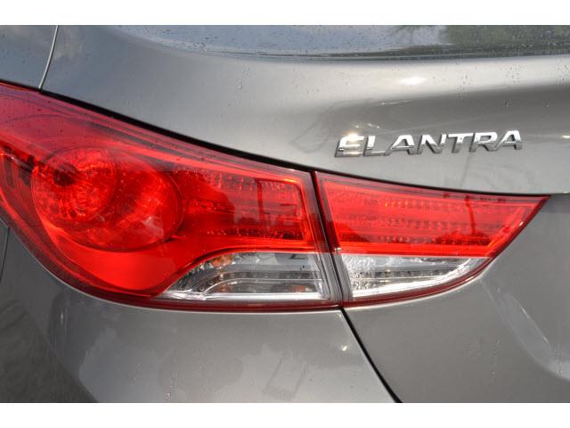 Hyundai Elantra 2012 photo 4