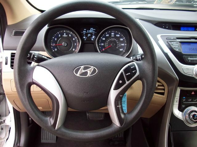 Hyundai Elantra 2012 photo 3