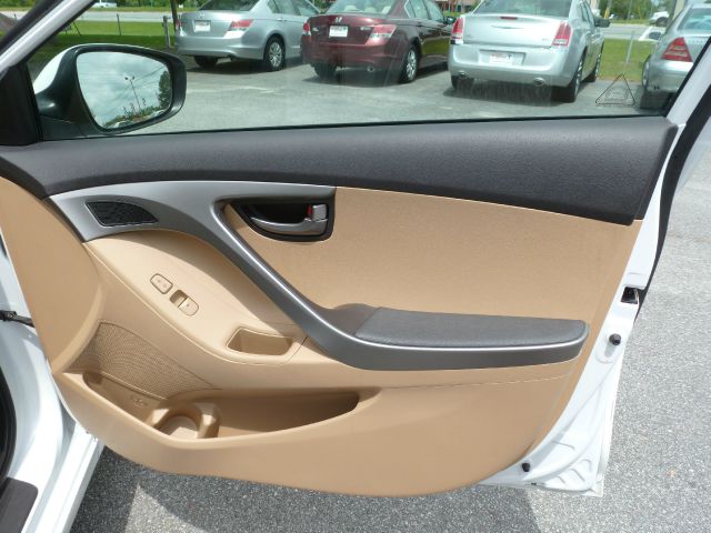 Hyundai Elantra 2012 photo 11