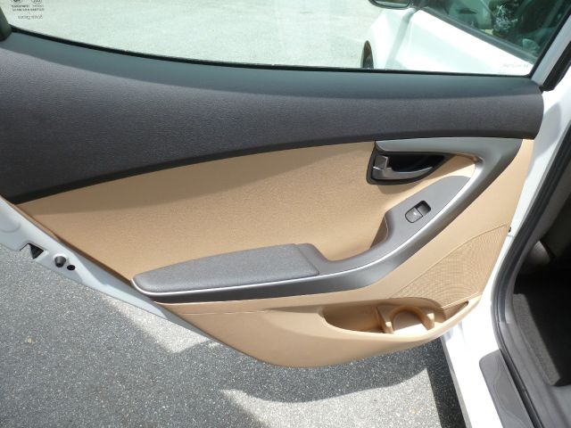 Hyundai Elantra 2012 photo 21