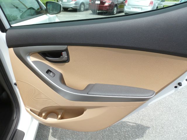 Hyundai Elantra 2012 photo 7