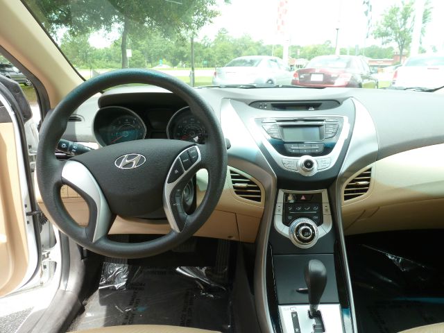 Hyundai Elantra 2012 photo 8