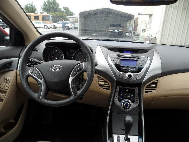 Hyundai Elantra 2013 photo 5