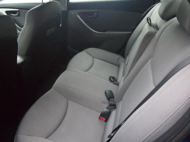 Hyundai Elantra 2013 photo 2