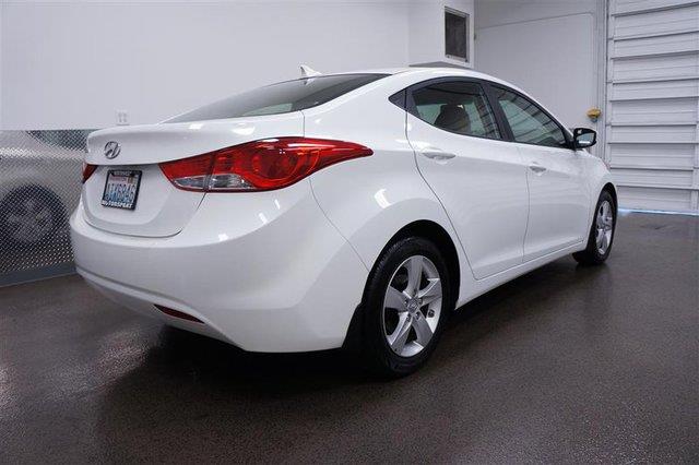 Hyundai Elantra 2013 photo 1