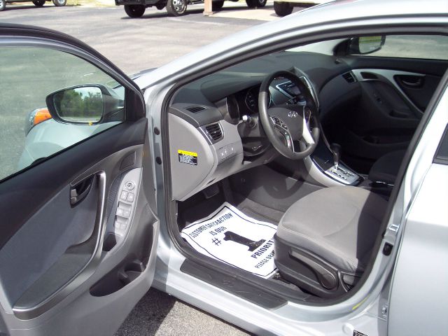 Hyundai Elantra 2013 photo 3