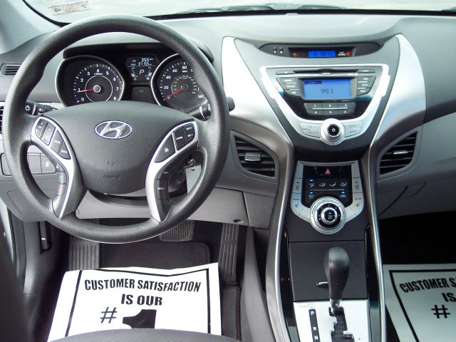 Hyundai Elantra 2013 photo 7