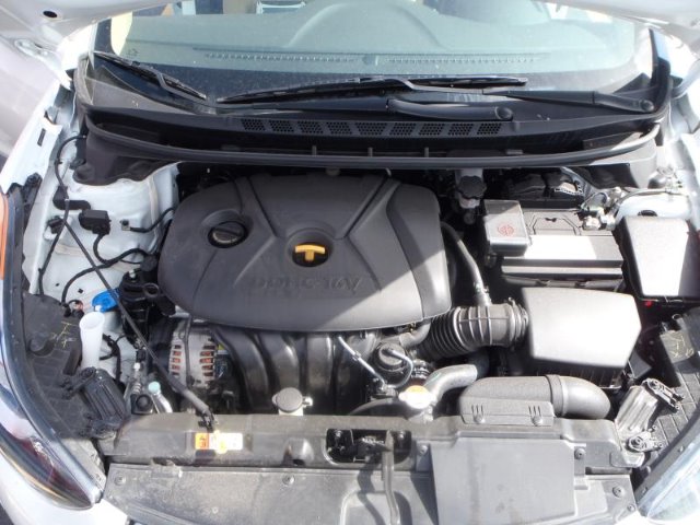 Hyundai Elantra 2013 photo 1