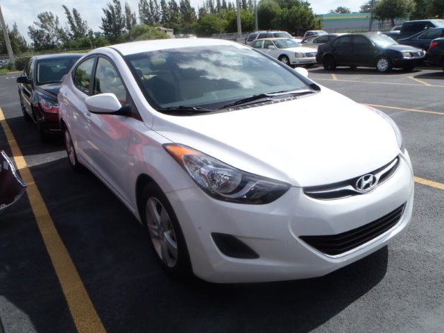 Hyundai Elantra 2013 photo 2