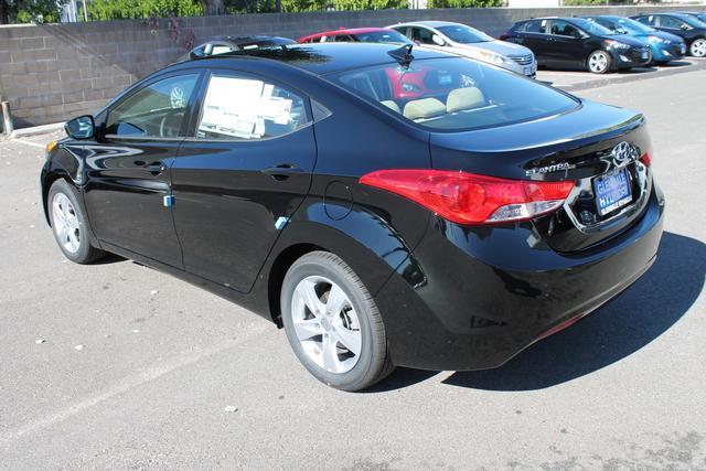 Hyundai Elantra 2013 photo 2