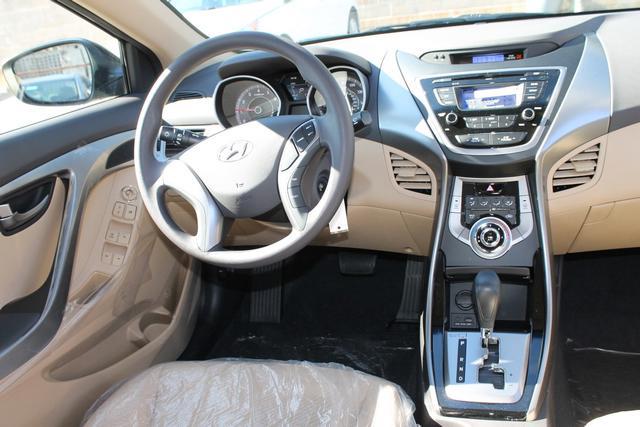 Hyundai Elantra 2013 photo 3