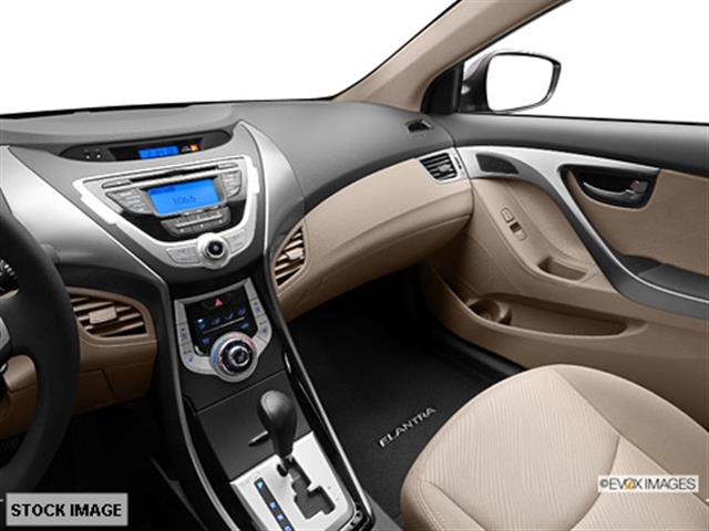 Hyundai Elantra 2013 photo 1