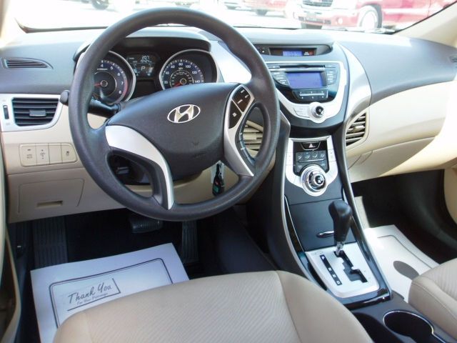 Hyundai Elantra 2013 photo 3