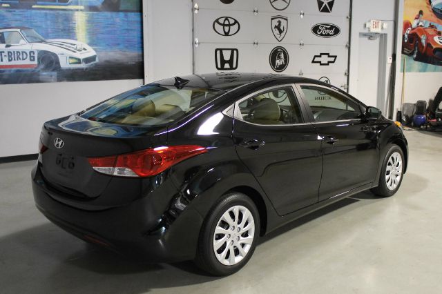 Hyundai Elantra 2013 photo 1