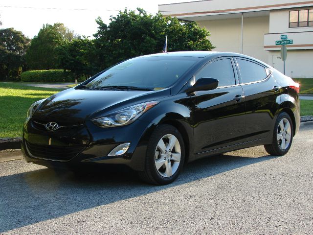 Hyundai Elantra 2013 photo 1