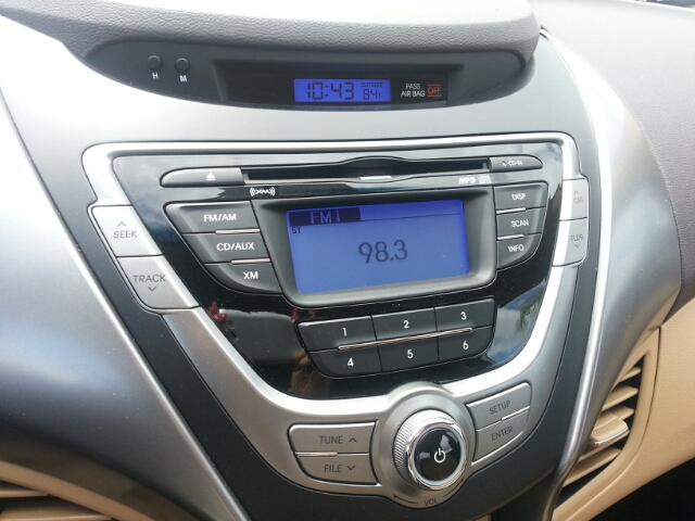 Hyundai Elantra 2013 photo 2