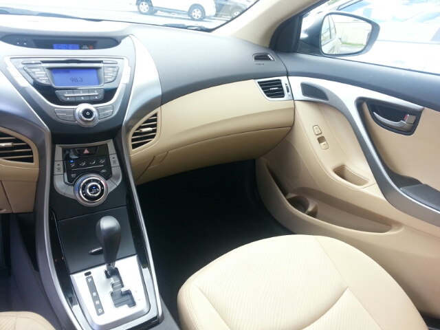 Hyundai Elantra 2013 photo 4