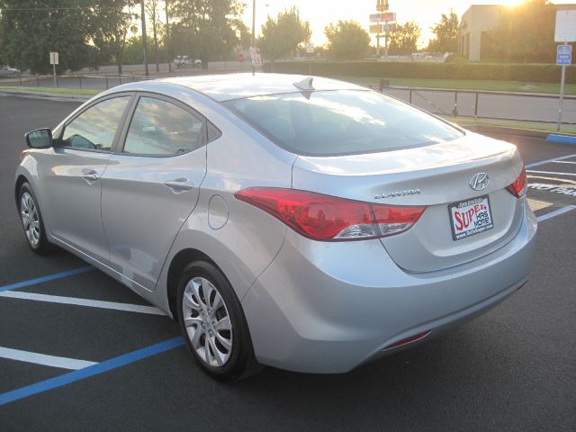 Hyundai Elantra 2013 photo 1