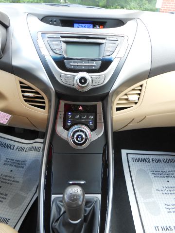 Hyundai Elantra 2013 photo 18