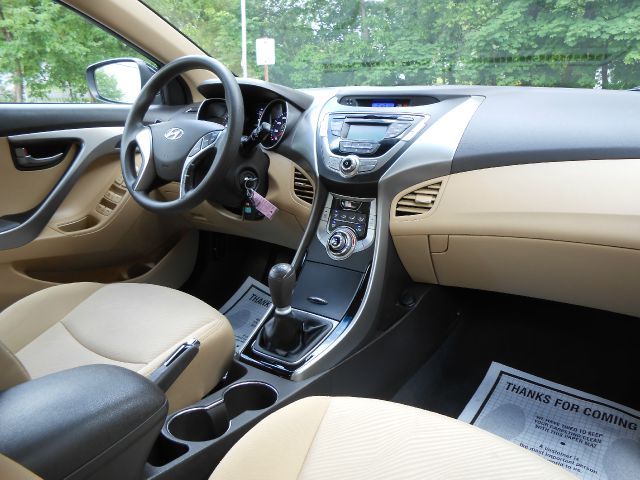 Hyundai Elantra 2013 photo 20