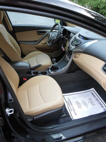 Hyundai Elantra 2013 photo 3