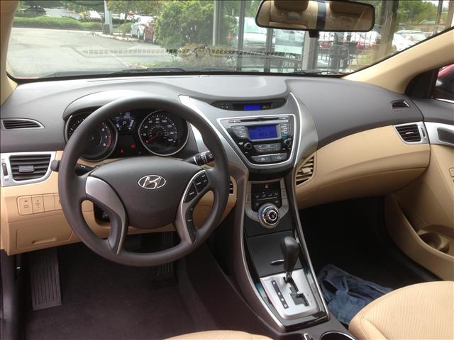 Hyundai Elantra 2013 photo 4